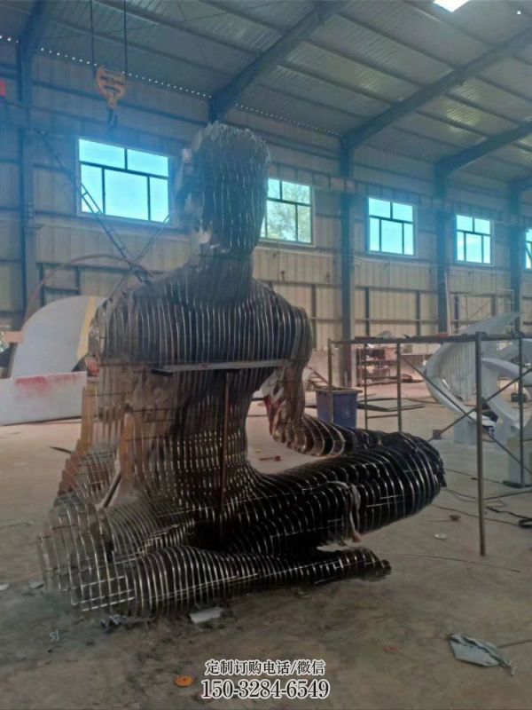 镂空编织人物雕塑制造，白钢构件，铁艺人物雕塑提供