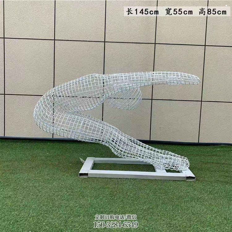 镂空运动员雕塑定做,小区摆件,体育人物雕塑制作 镂空运动员雕塑定做,小区摆件,体育人物雕塑制作